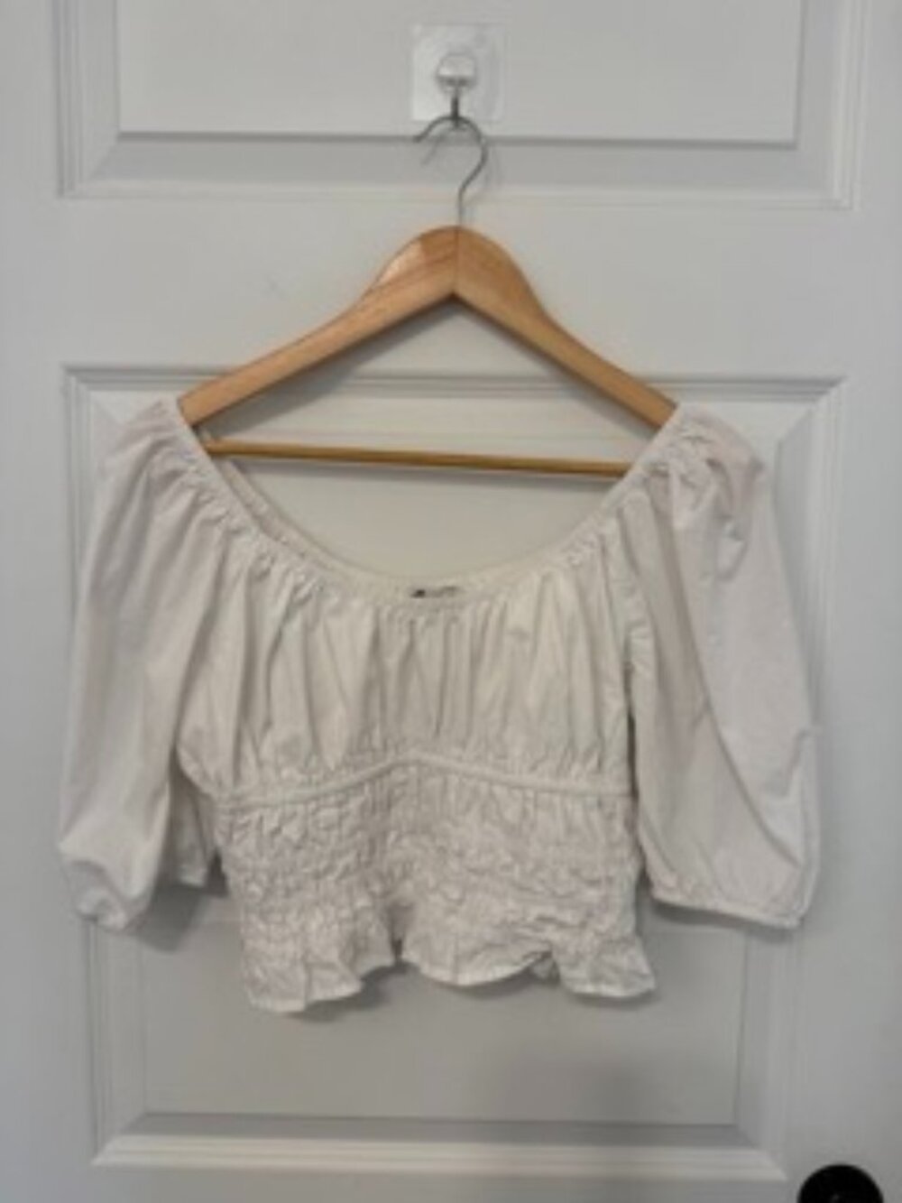 American Eagle White Smocked Puff Sleeve Crop Top Medium